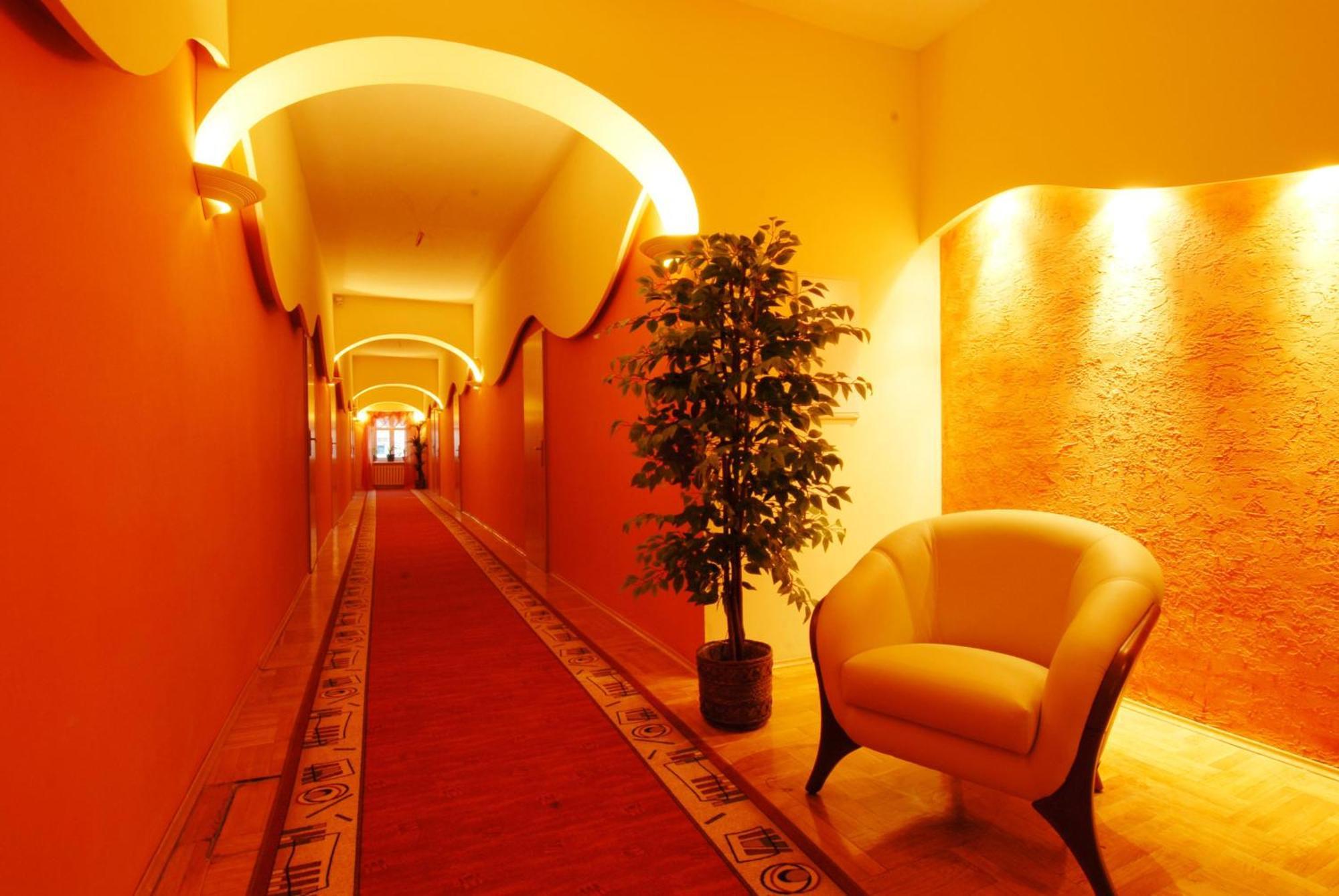 Hotel Restauracja Caspar Jelenia Gora Bagian luar foto