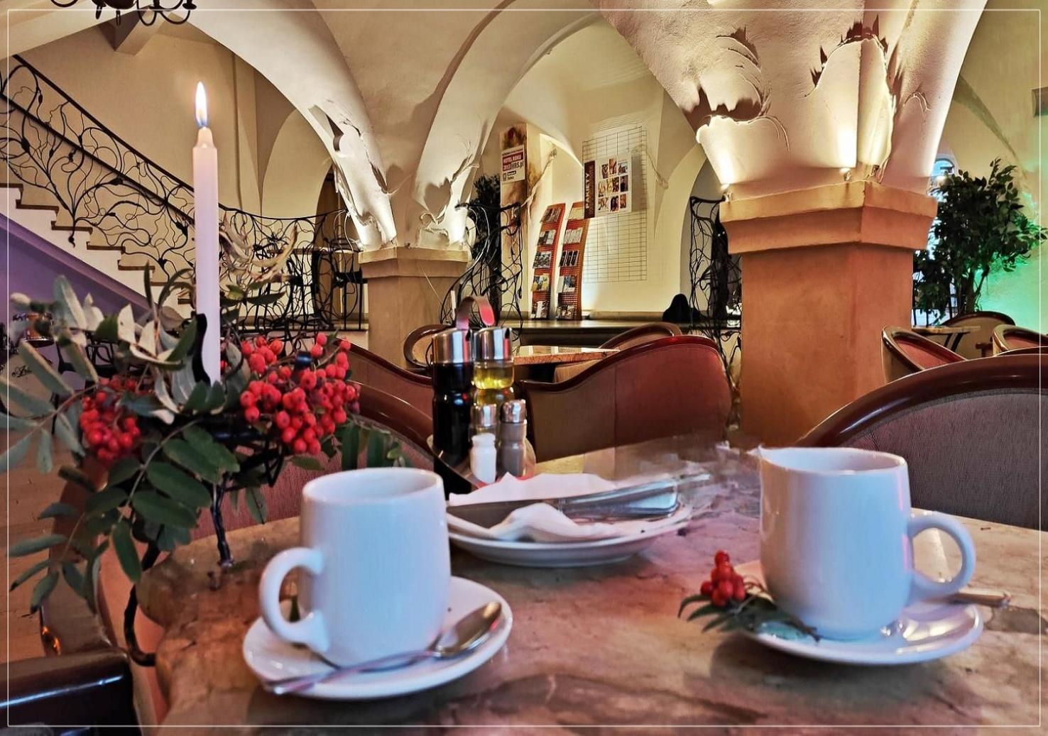 Hotel Restauracja Caspar Jelenia Gora Bagian luar foto