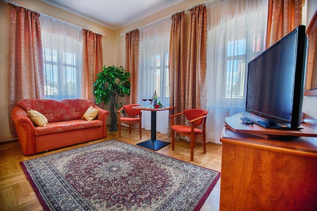 Hotel Restauracja Caspar Jelenia Gora Bagian luar foto