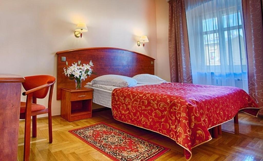 Hotel Restauracja Caspar Jelenia Gora Ruang foto