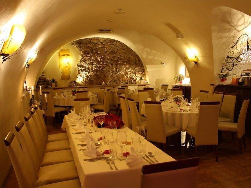 Hotel Restauracja Caspar Jelenia Gora Bagian luar foto
